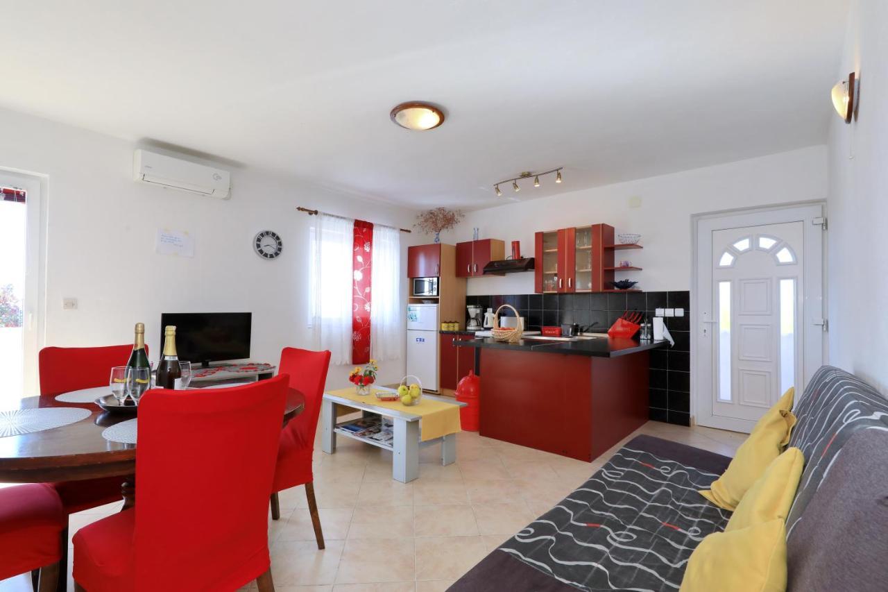 Apartments Luca Razanac Bagian luar foto