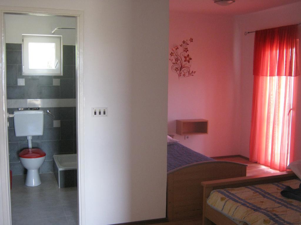Apartments Luca Razanac Ruang foto