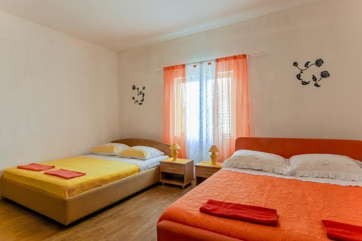 Apartments Luca Razanac Bagian luar foto